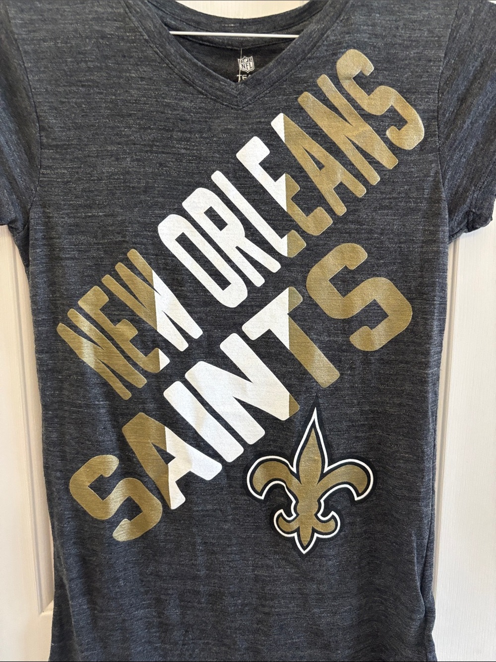 NFL Kids' Dark Gray Tee with Gold & White New Orleans Saints Logo - Picture 2 of 4